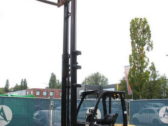 2010-yale-gdp30vx-e2345-1401179-44715819