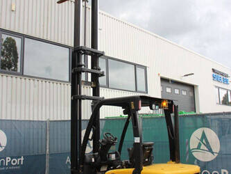 2010-yale-gdp30vx-e2345-1401179-44715821