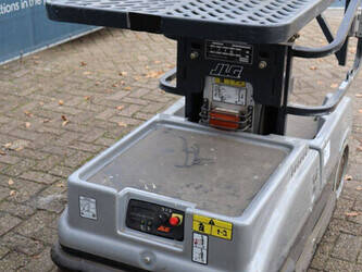 2013-jlg-10msp-1401184-44715961