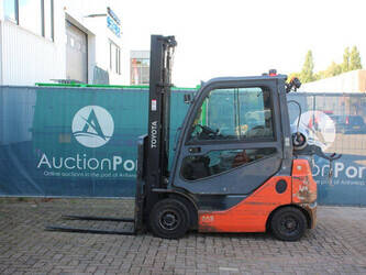 2019-toyota-02-8fgf18-1401186-44716014