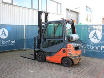 2019-toyota-02-8fgf18-1401186-44716015