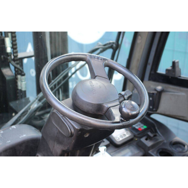 2019 تويوتا 02-8FGF18-44716036