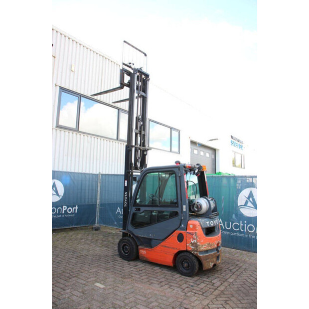 2019 تويوتا 02-8FGF18-44716043