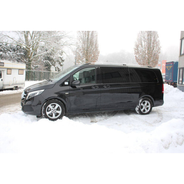 2019 Mercedes-Benz Senzati Limo Stage 2-44716525