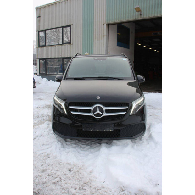 2019 Mercedes-Benz Senzati Limo Stage 2-44716531