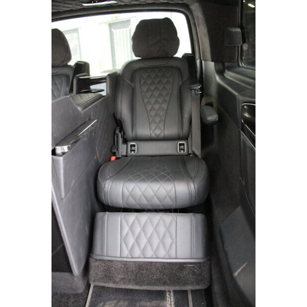 2019 Mercedes-Benz Senzati Limo Stage 2-44716543