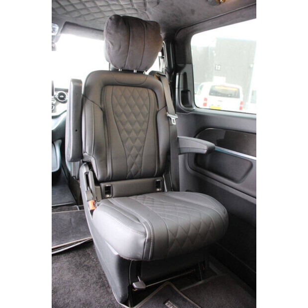 2019 Mercedes-Benz Senzati Limo Stage 2-44716544