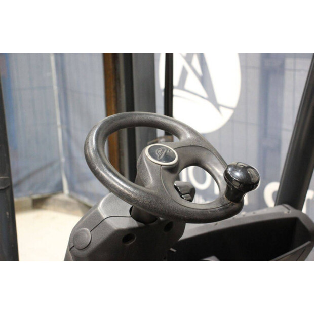 2014 Linde H30T-02-44716911