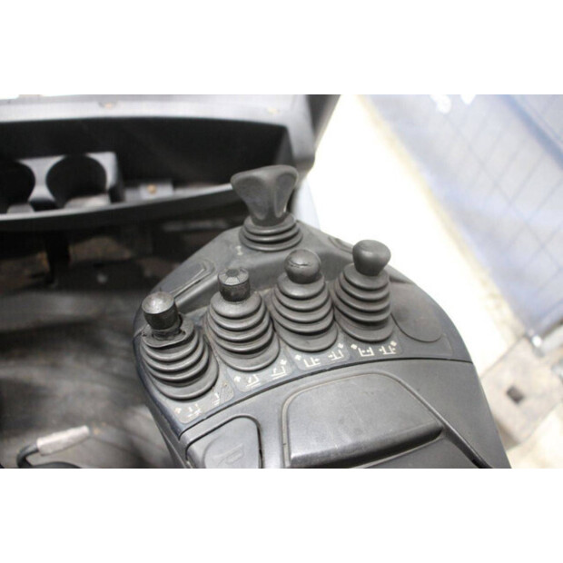 2014 Linde H30T-02-44716913