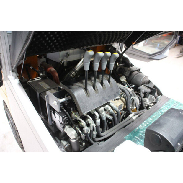 2021 Still RC42-40-44716974