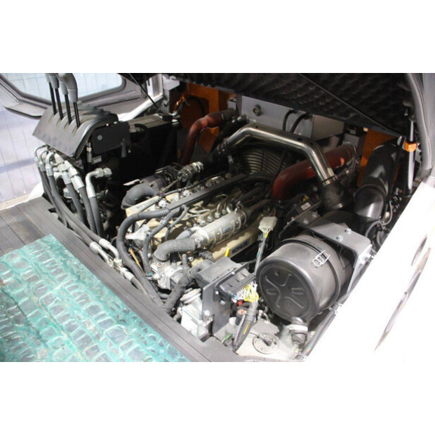 2021 Still RC42-40-44716975