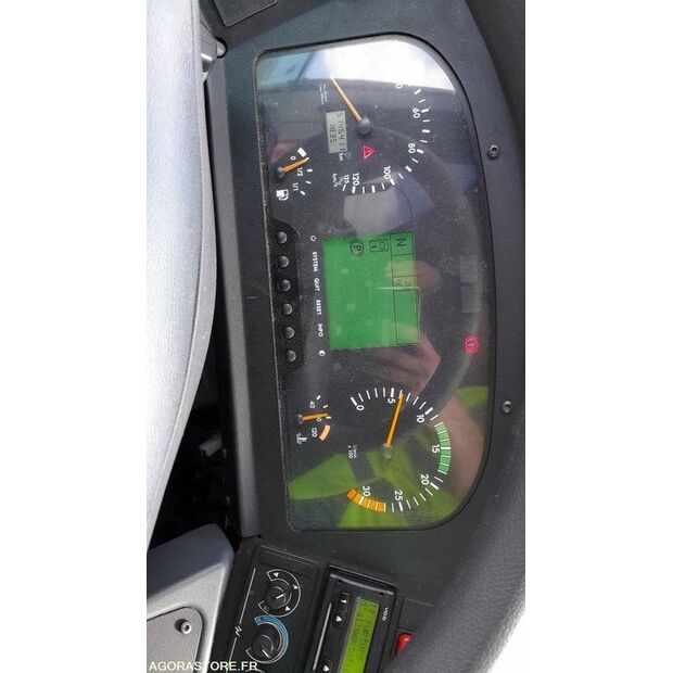 مرسيدس بنز INTOURO-44731350