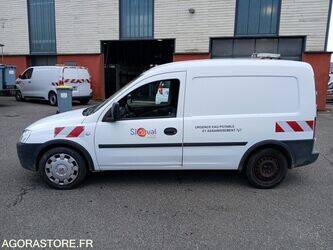 2009-opel-combo-1401357-44731510