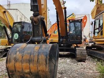 صورة ل حفارات مجنزرة 2024 SANY SY235H