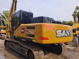 صورة ل حفارات مجنزرة 2023 SANY SY235H