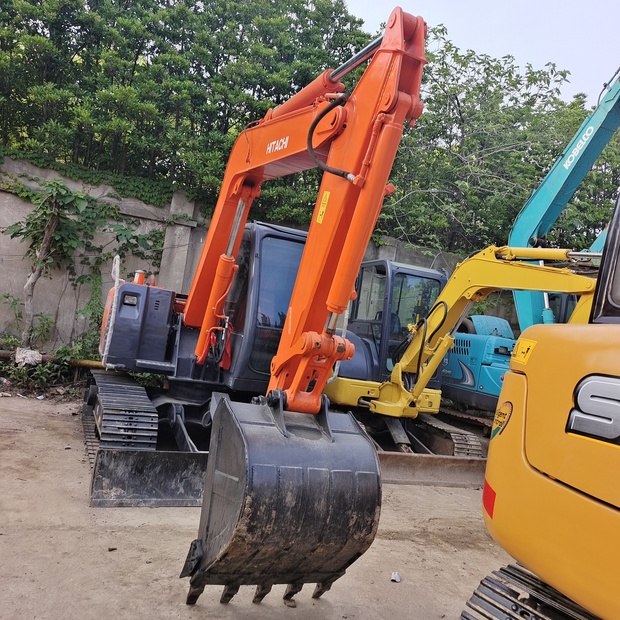 2024 هيتاشى ZAXIS 70-44732071