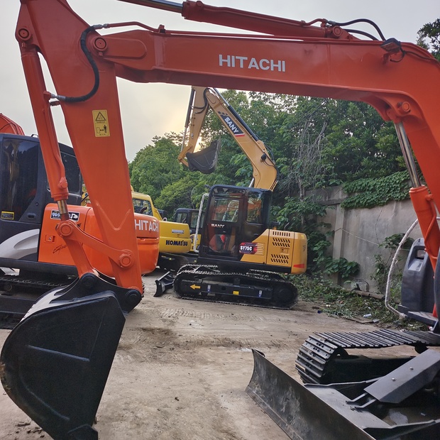 2024 هيتاشى ZAXIS 70-44732075