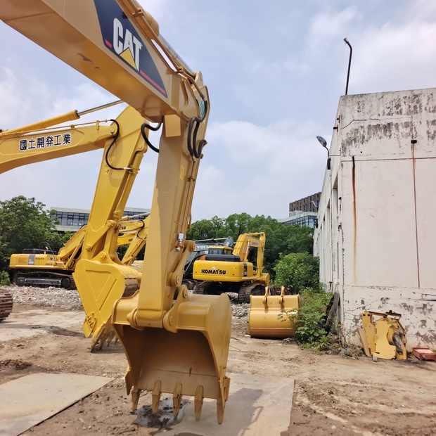 2024 Caterpillar 320CL-44733276