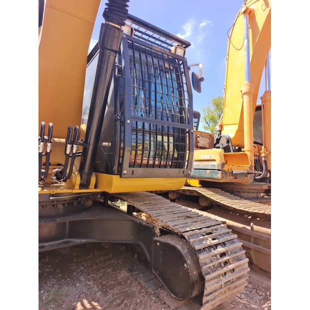 2024 Caterpillar 324D2L-44733406