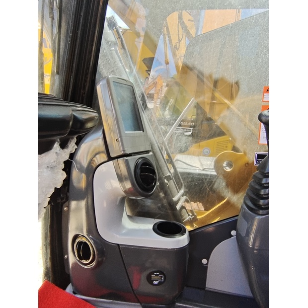 2024 Caterpillar 324D2L-44733411