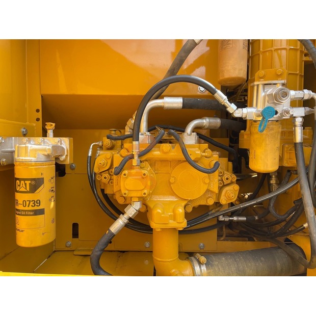 2023 Caterpillar 320D-44733641