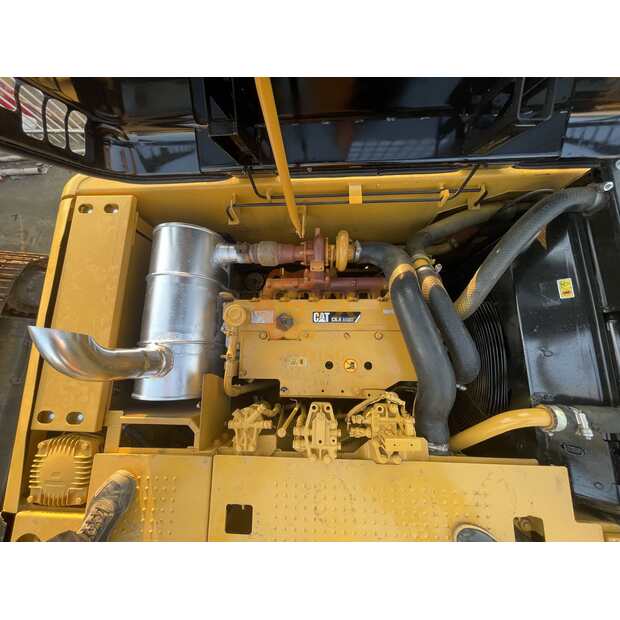2022 Caterpillar 320D-44733660