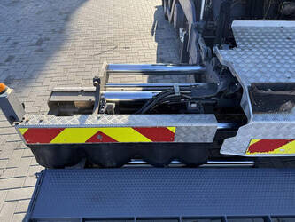 2019-volvo-p6870c-44733934