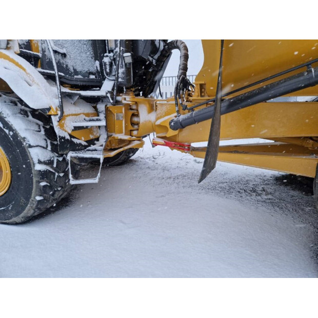 2013 فولفو A25F-44733977