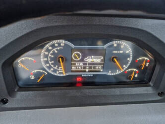 2013-volvo-a25f-1401469-44733984