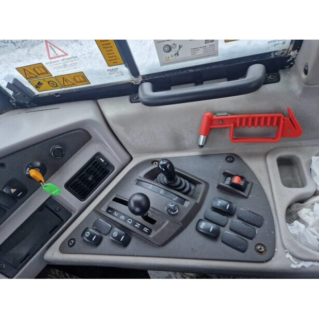 2013 فولفو A25F-44733985