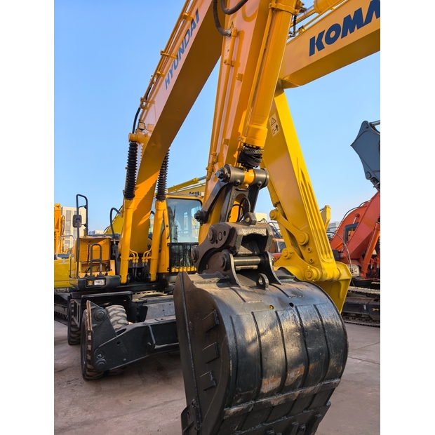 2021 هيونداي R210W-7-44734446