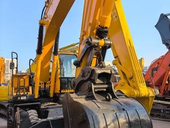 صورة ل حفارات بعجلات 2021 هيونداي R210W-7