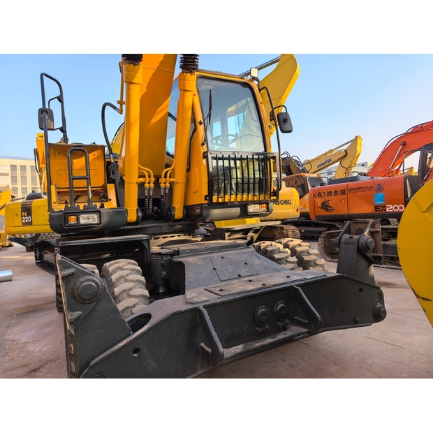 2021 هيونداي R210W-7-44734450