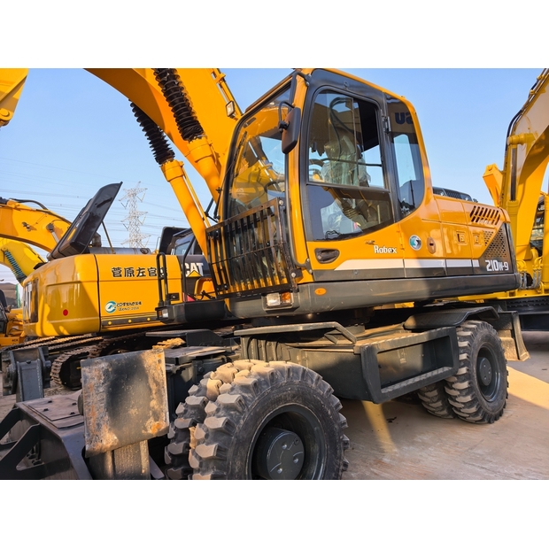 2021 هيونداي R210W-7-44734453