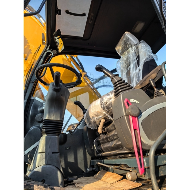 2021 هيونداي R210W-7-44734455