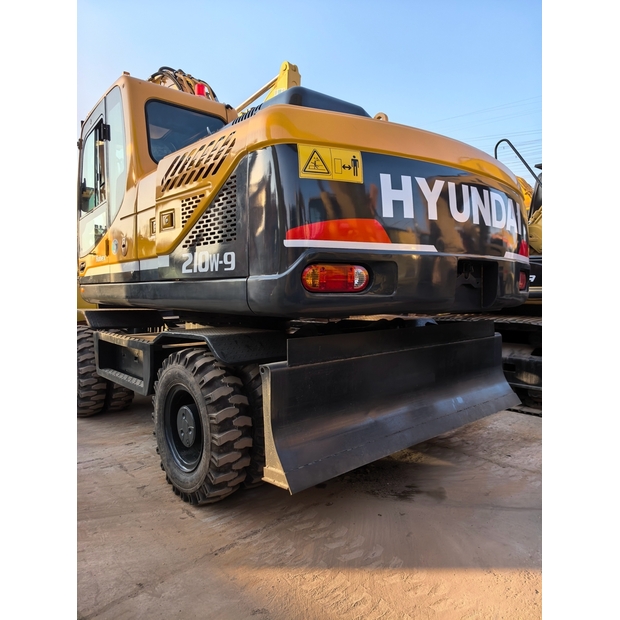 2021 هيونداي R210W-7-44734457