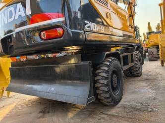 2021-hyundai-r210w-7-1401487-44734459