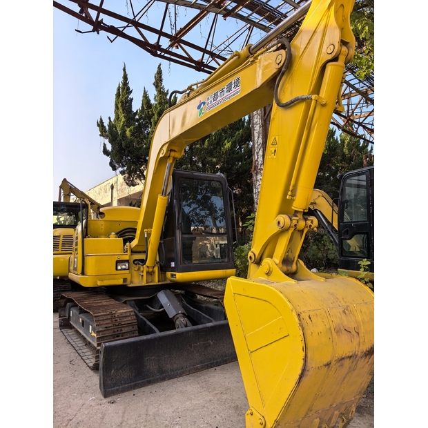 2022 كوماتسو PC70-8-44734460