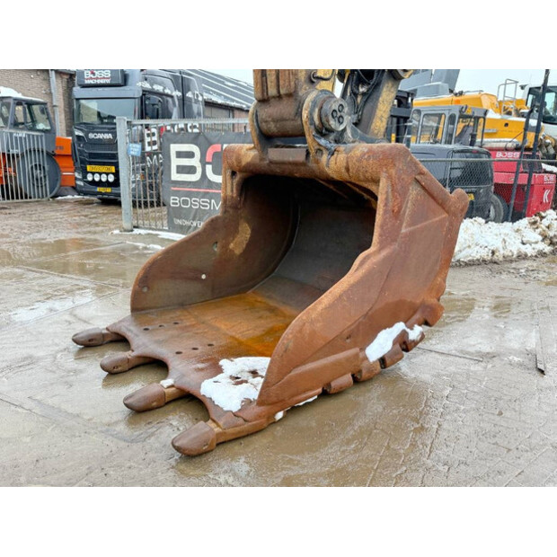 2016 Caterpillar 374FL-44734655