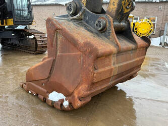 2016-caterpillar-374fl-1401497-44734656