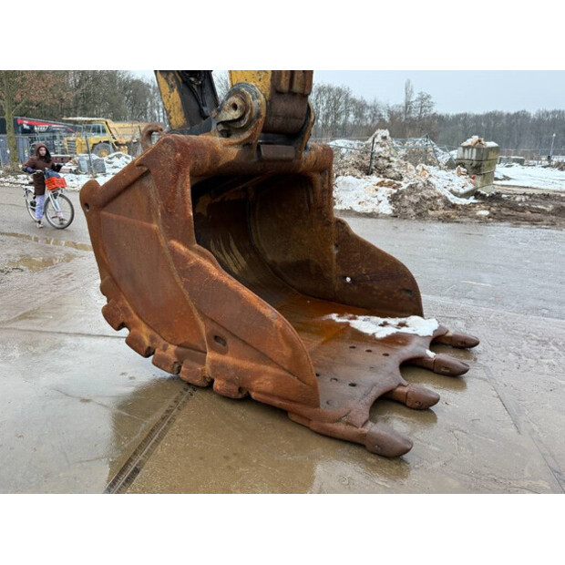 2016 Caterpillar 374FL-44734659