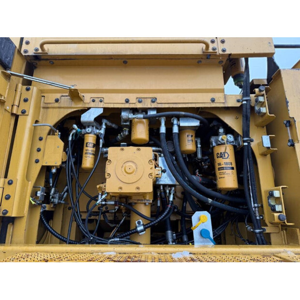 2016 Caterpillar 374FL-44734672