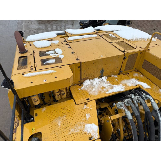 2016 Caterpillar 374FL-44734673