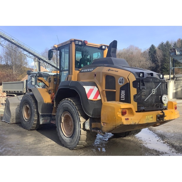2017 Volvo L110H-44743706