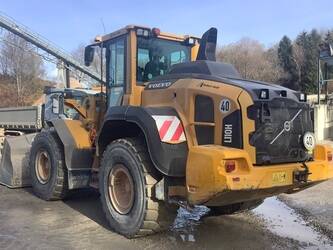 صورة ل شيولات 2017 فولفو L110H