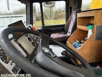 2000-man-19-314-1401681-44750667