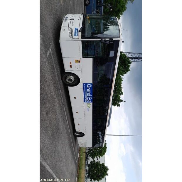 Mercedes-Benz INTOURO-44751539