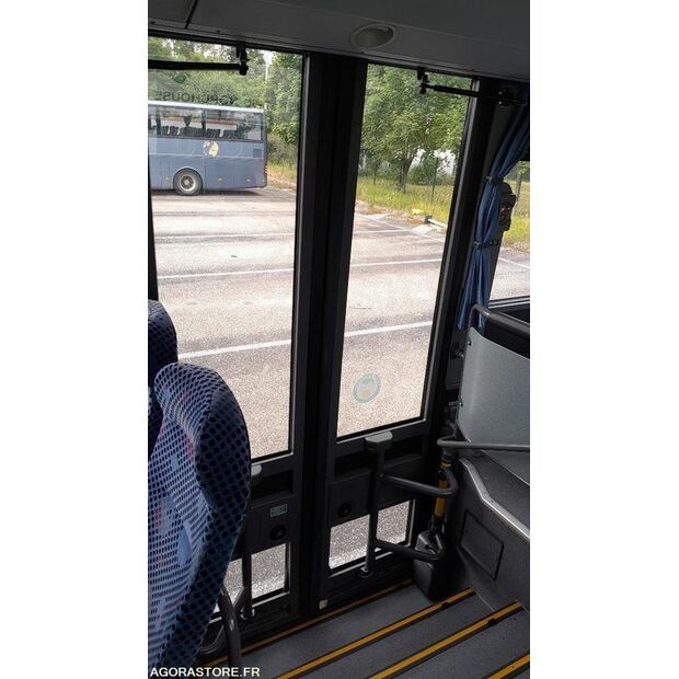 Mercedes-Benz INTOURO-44751557