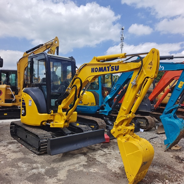 2023 كوماتسو PC30-44751748