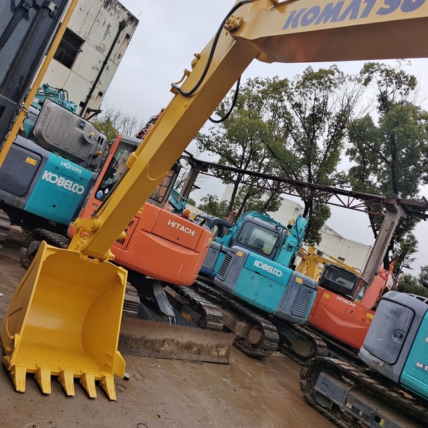 2023 Komatsu PC128US-44751780